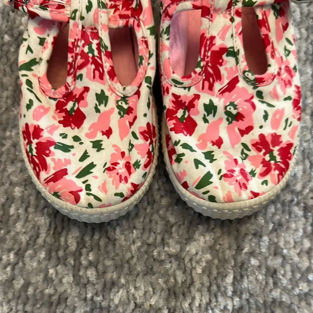 Pink and green floral canvas t-strap Mary Jane size 10